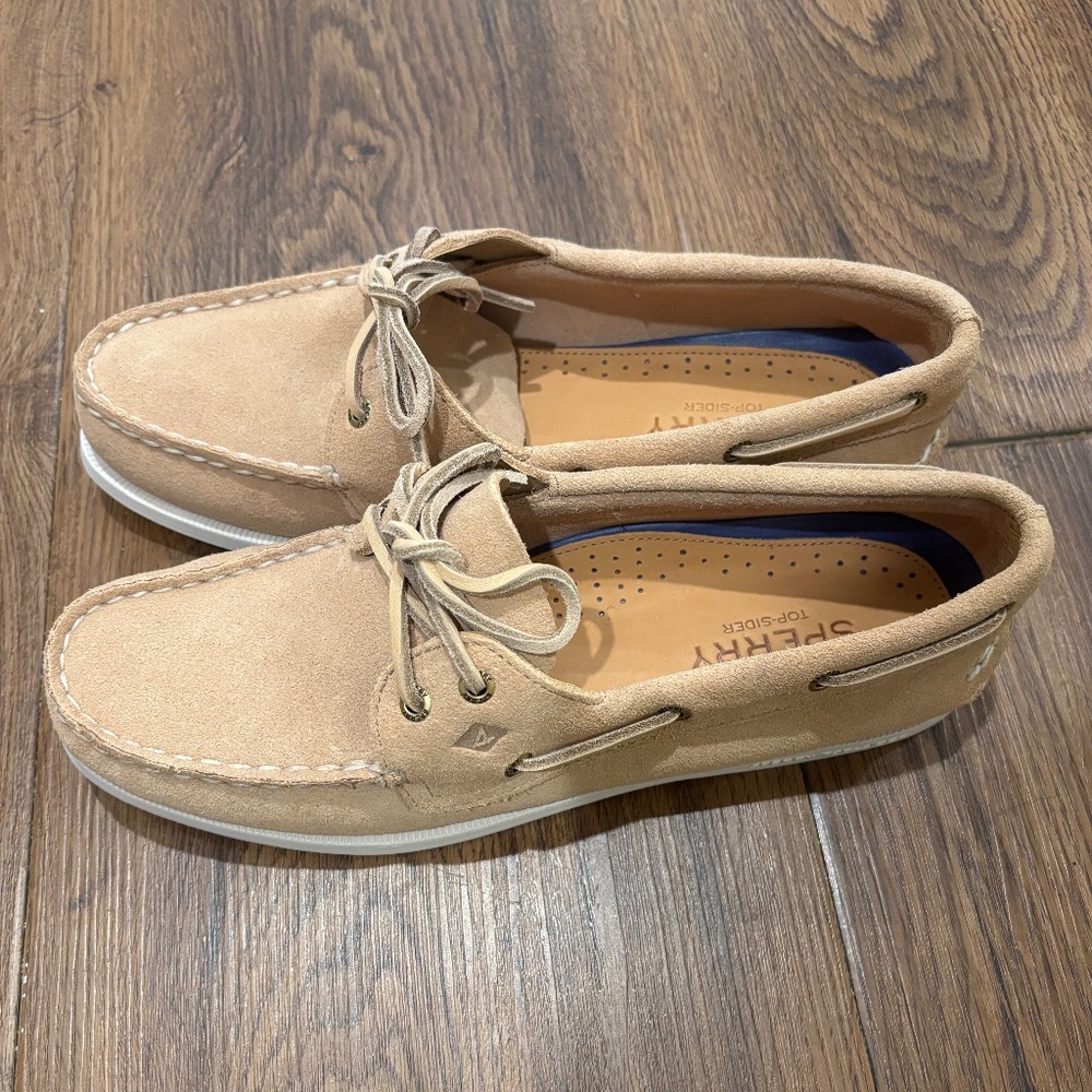 Sperry boat shoes - women’s US size 9.5 - New in box